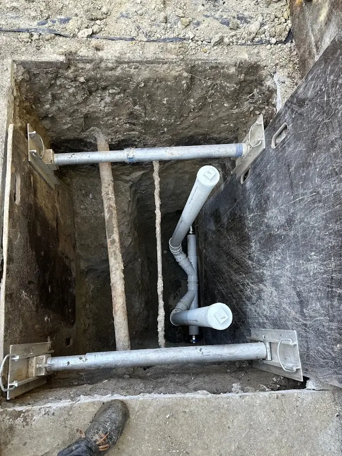 Experienced plumber completing Drain Cleaning work in Meadow Lakes